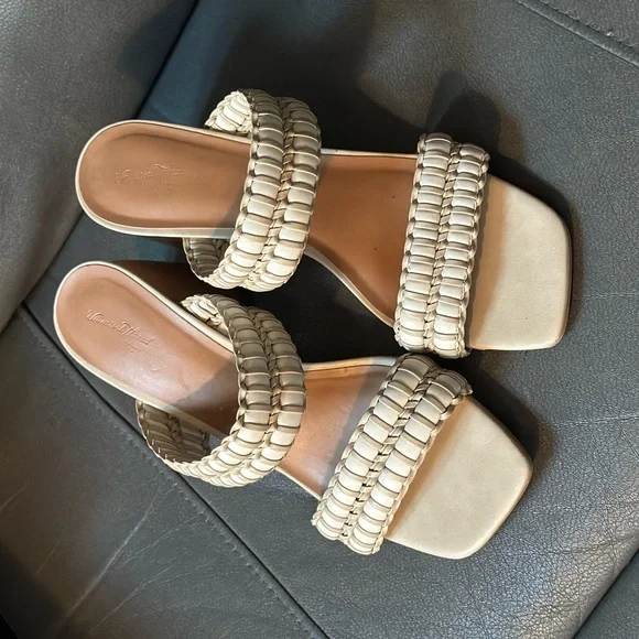 Universal Thread Women's Universal Thread Chunky Block High Slip On - Picture 3 of 5